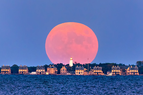 Moon Over Sandy Hook from 6 Miles away (real photo)