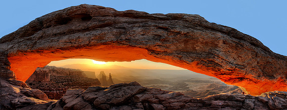 Sunrise at Mesa Arch